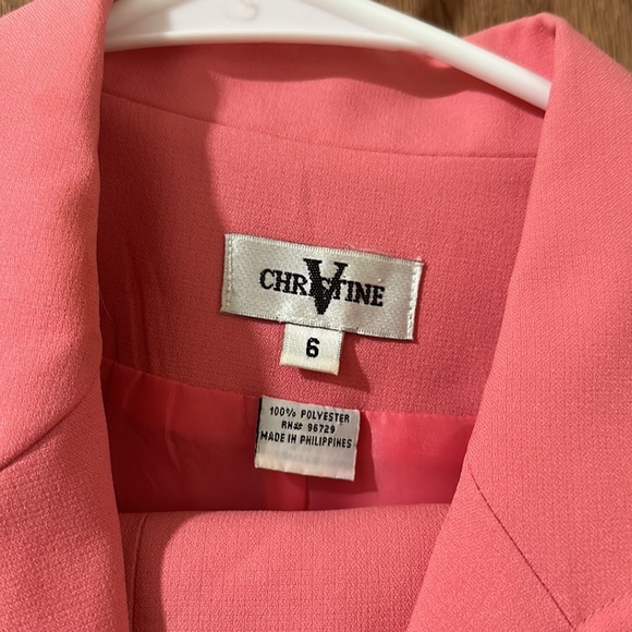 Size 6 Coral Pink Jacket and Skirt Suit by Christine V - Picture 3 of 7